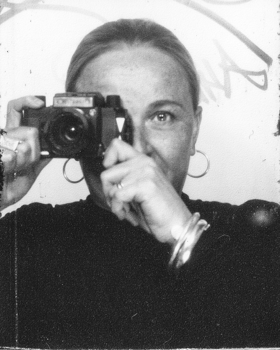 Portrait of photographer Lizane Louw in Berlin. 