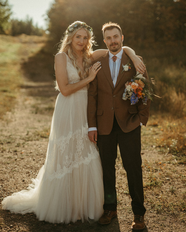 Minnesota couple outdoor wedding portraits
