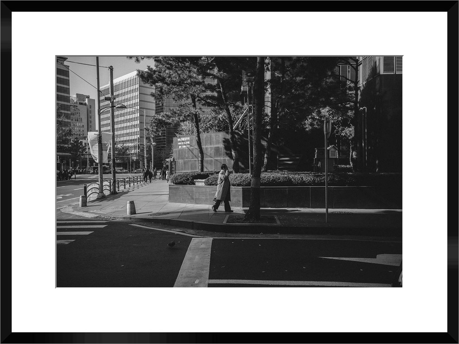 Photograph taken in Seoul, South Korea, France, 2014.