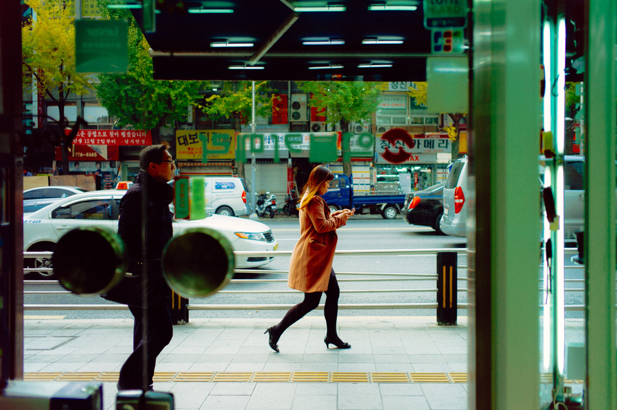 Photograph taken in Seoul, South Korea, France, 2014.
