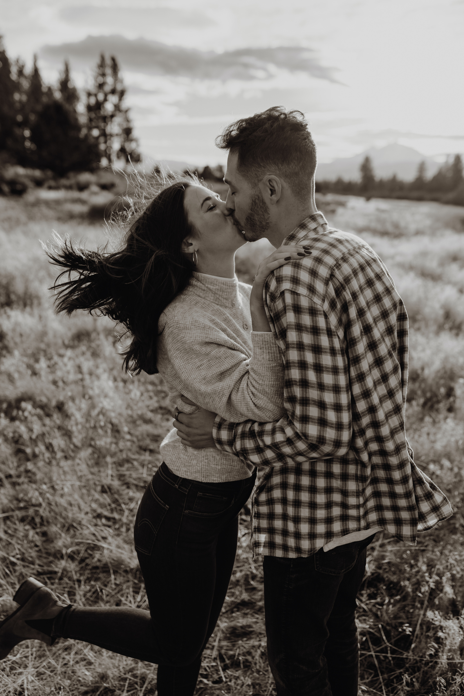 Engagement photo session in Bend, Oregon
