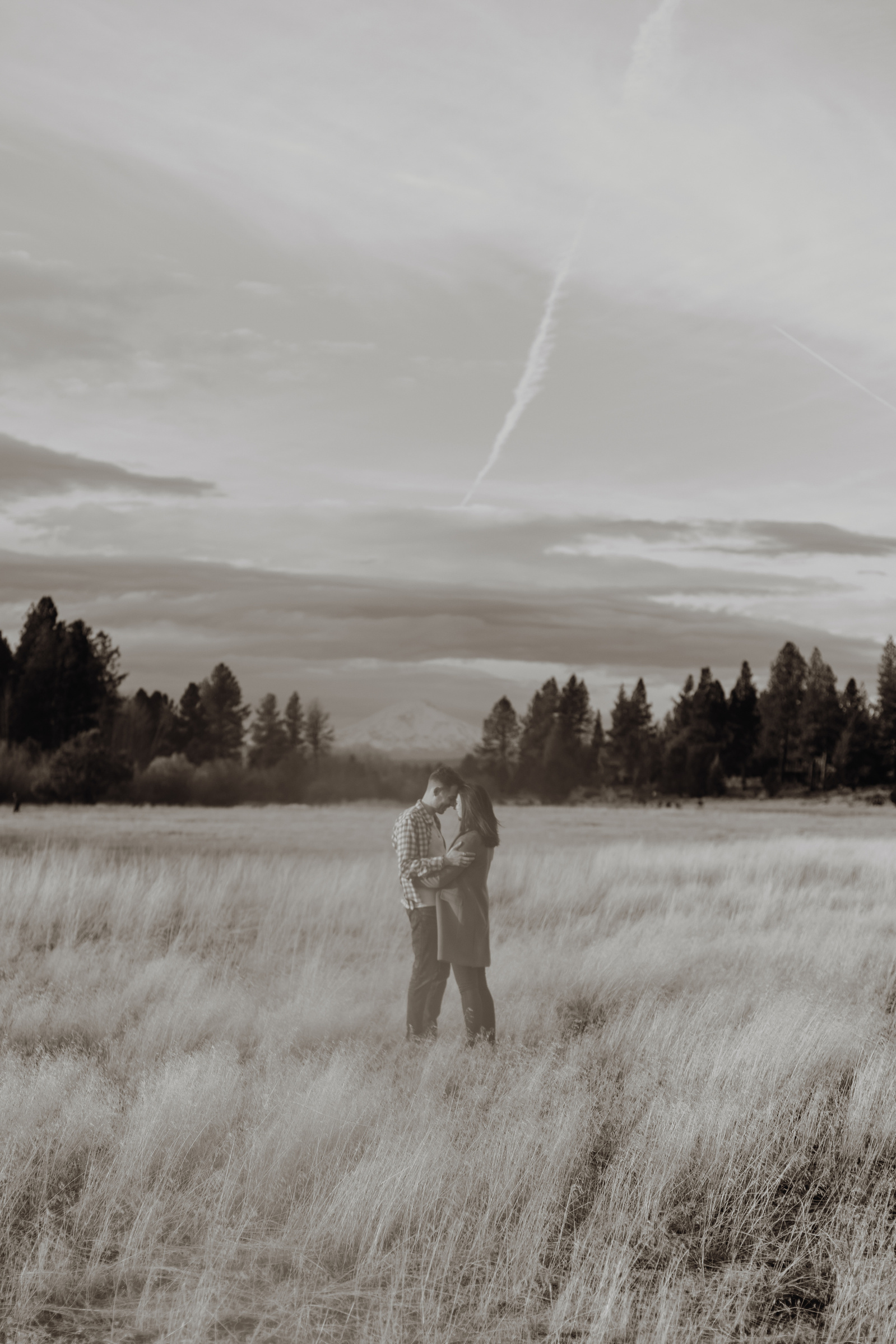 Engagement photo session in Bend, Oregon