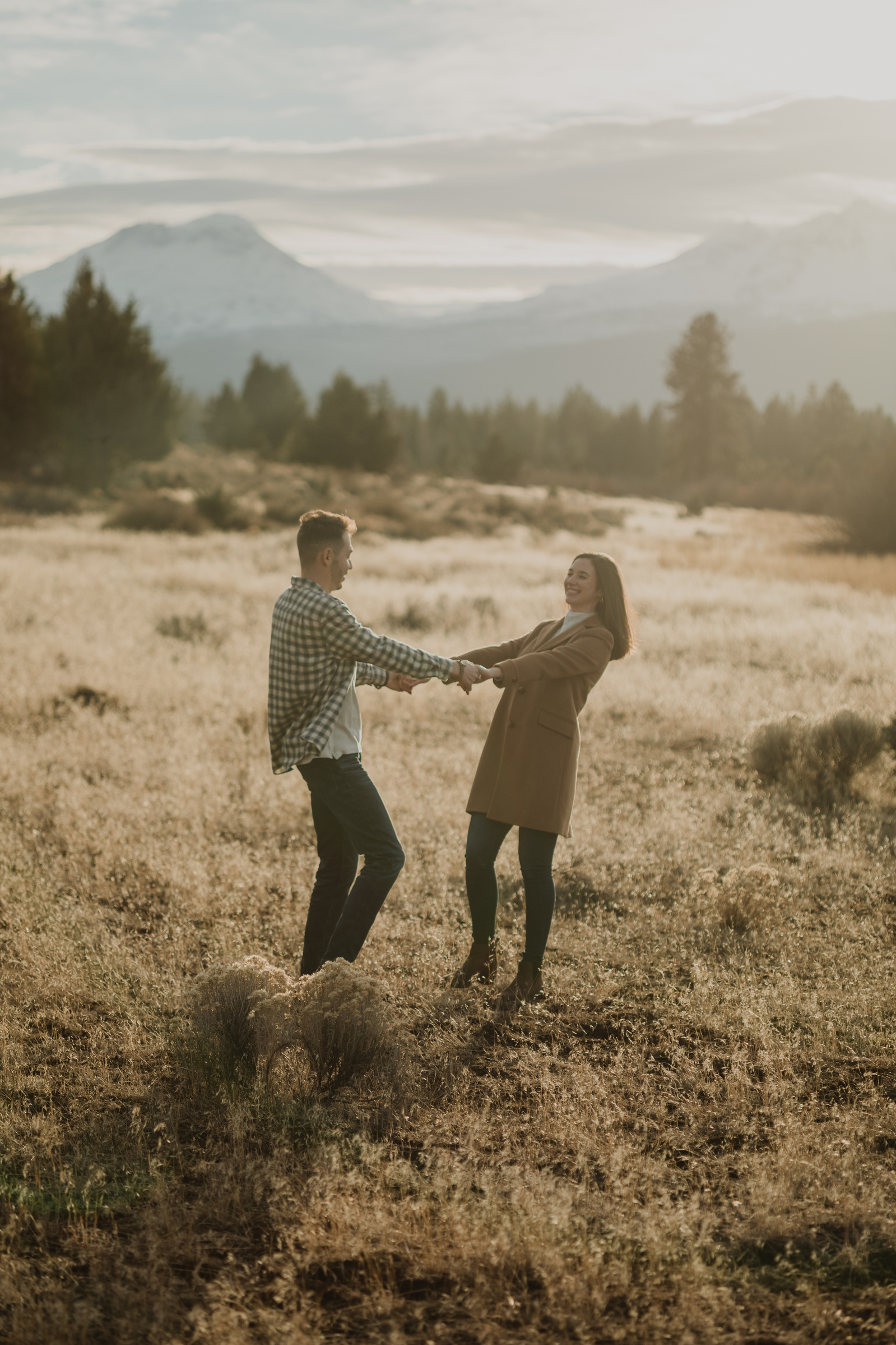 Engagement photo session in Bend, Oregon