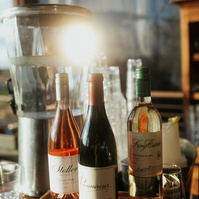 photo of wine selection at bend oregon wedding