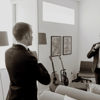 Getting ready during bend oregon wedding