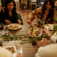 guests eating at Brasada Ranch wedding reception in Oregon