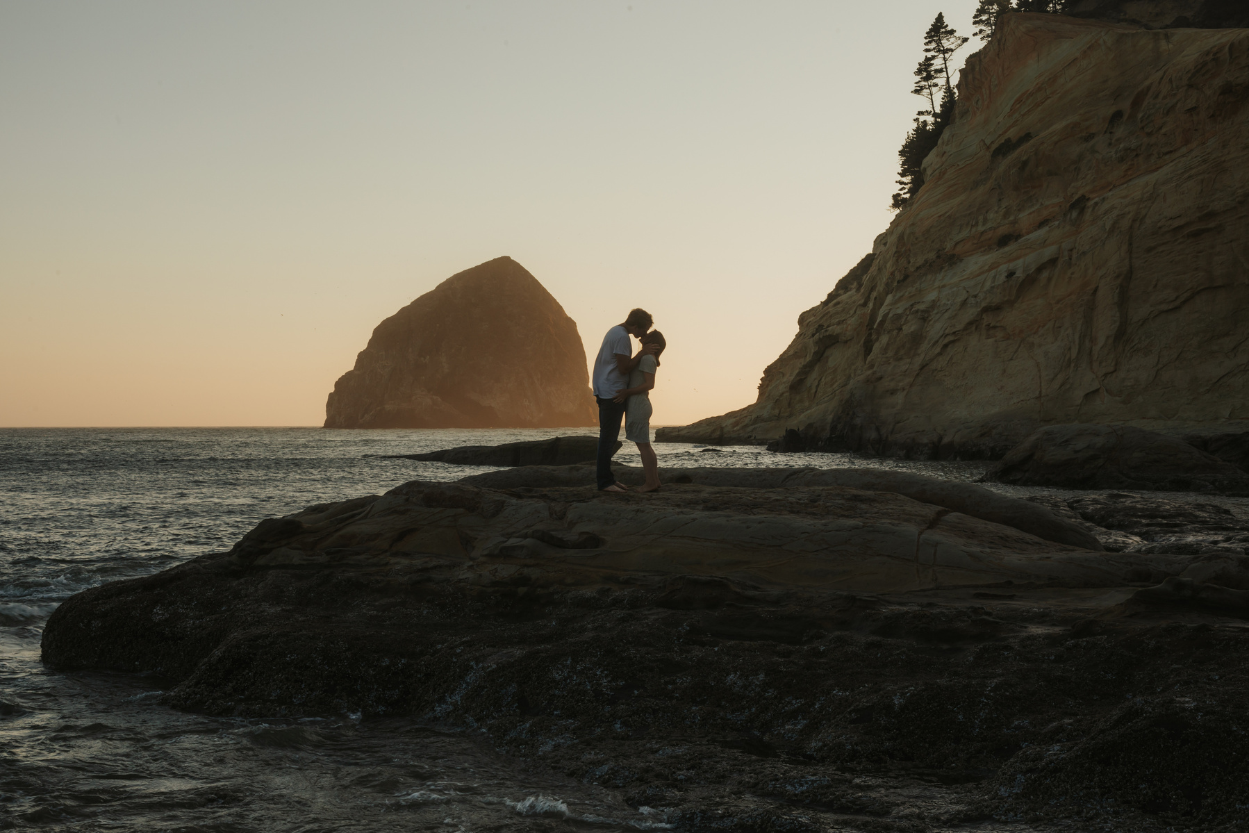 Oregon Engagement Photographer