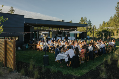 Bend Oregon backyard wedding reception