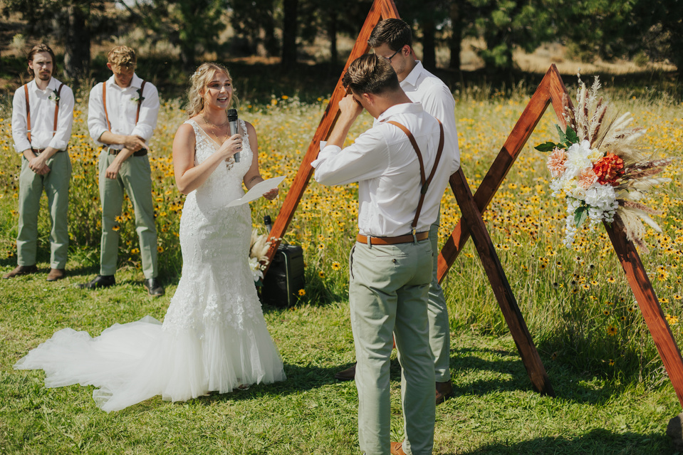 Bend Oregon backyard wedding