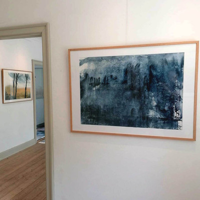 Kunstner Rasmus Svarre værk med landskab, malet med akvarel, udstilling på Stevns Fyr