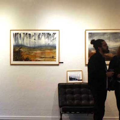 Kunstner Rasmus Svarre værk med landskab, malet med akvarel, udstilling på Galleri Juel Verland Art i Holbæk