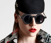 black round sunglasses