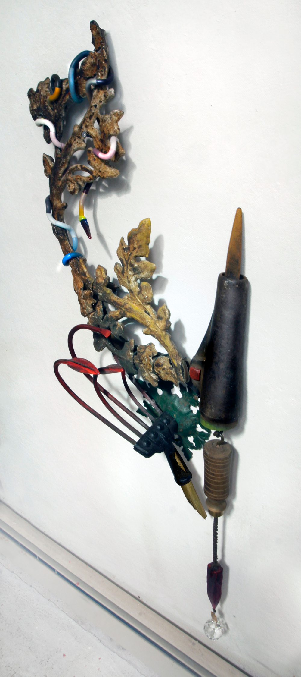 Wall assemblage. Evocation of Eden, temptation, dissipation. Detail