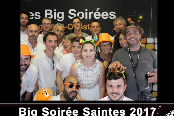 Borne Photo Booth Bordeaux maria alberola borne Photo Booth borne photo photomaton photographe bordeaux