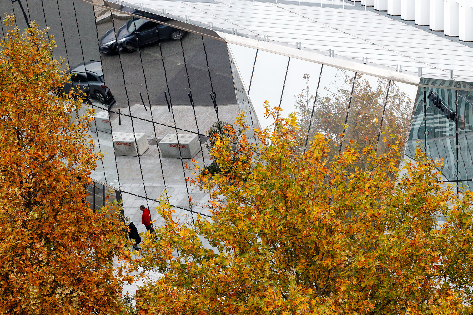 Reportage photo par Tilt and Shoot, Photographes d'Architecture par Maud Serra et Caroline Picard, sur la réhabilitation de la tour Pleyel, la construction de la tour Maestro et du bâtiment Music Hall à Saint-Denis (93) par 163 Ateliers-Sretchko Markovic,