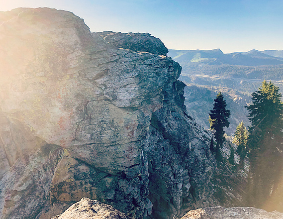 Trailside views along Donner Peak Trail, California