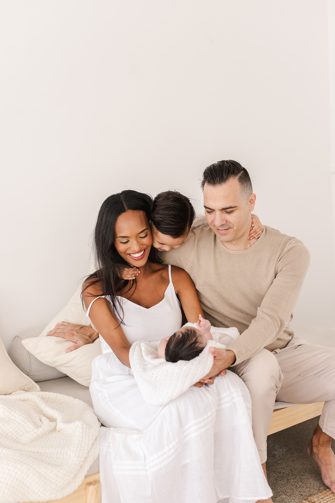 Family newborn session in Toronto