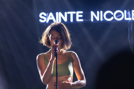 France, Sannois, 2023-11-24. Sainte Nicole performs at the EMB. The band Sainte Nicole interpret their first songs on the stage of the EMB. Photograph by Thomas AMEVET&amp;#x2F;Hans Lucas.
France, Sannois, 2023-11-24. Sainte Nicole donne un concert a l EMB. Le duo
