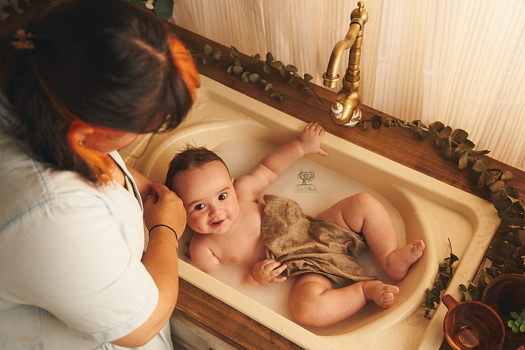 Sesión de fotos baño de leche para bebes