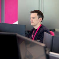 Corporate business portraits & lifestyle images of hotdesk taken in the workplace for company website www.1image.ie