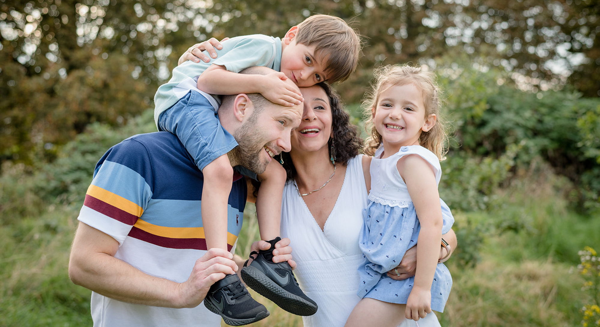 Family photoshoot in Pitshanger Park London