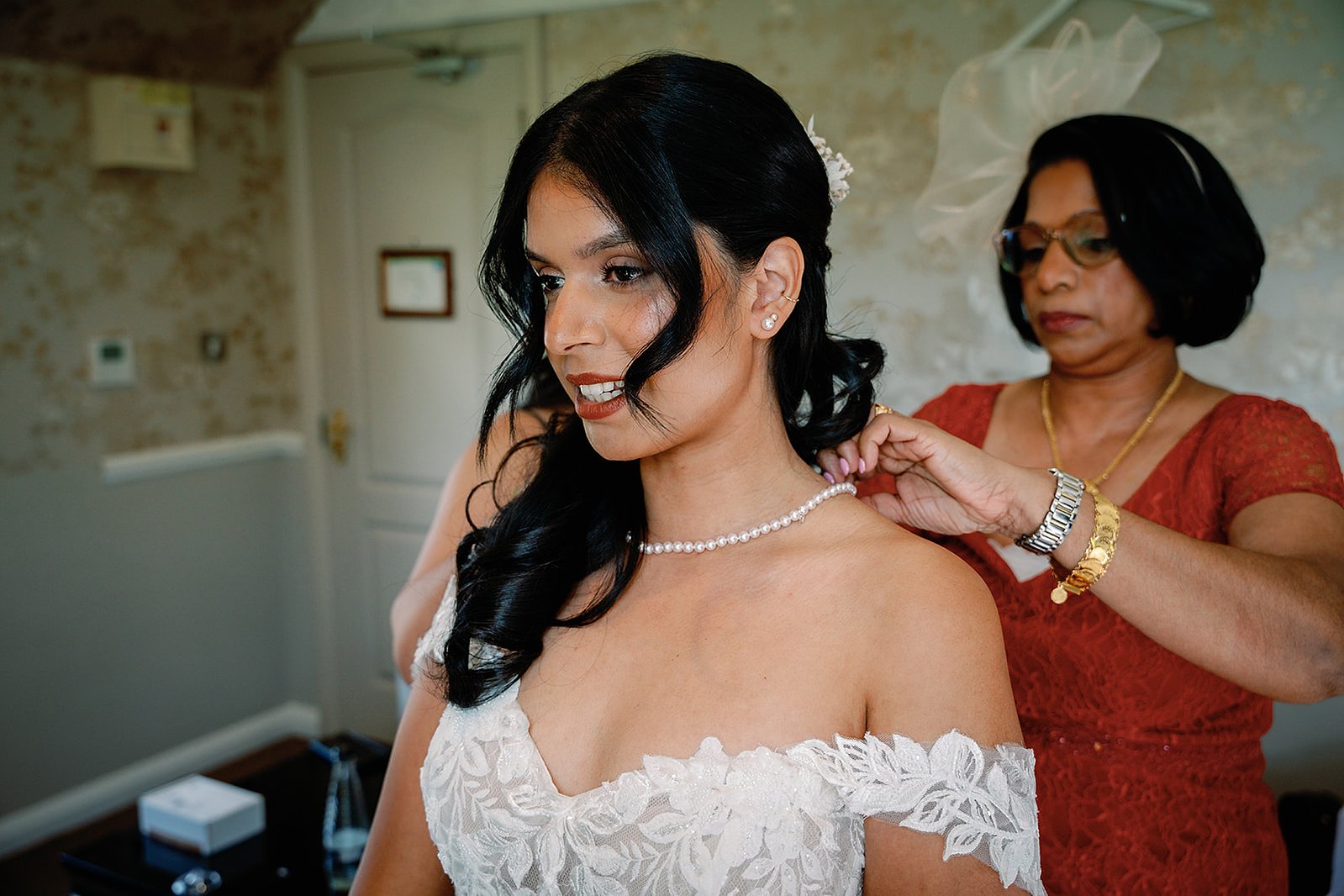 Guildford Manor Hotel & Spa Wedding Bride Prep with Mother