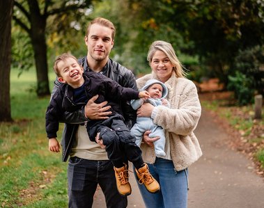Family Photoshoot in Elthorne Park