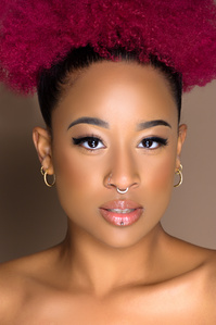 <title>Angel Thompson | Atlanta Creative Production Agency – Strategy, Photography & Design</title>
<meta name="description" content="Work with Angel Thompson, a top Atlanta-based creative producer delivering bold strategy, photography, and design for bra