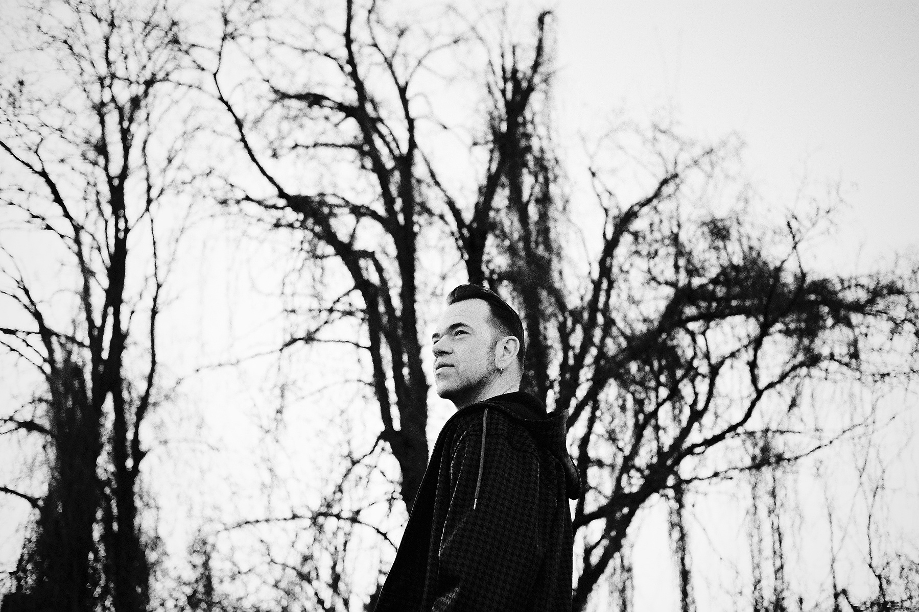Julien Fertl, Nürnberg, Fotograf, Portrait, Musik, DJ, Produzent, Auflegen, Moormann, Torsten Jarks, Erlangen, AEG, Analog, Schwarzweiß, Nikon