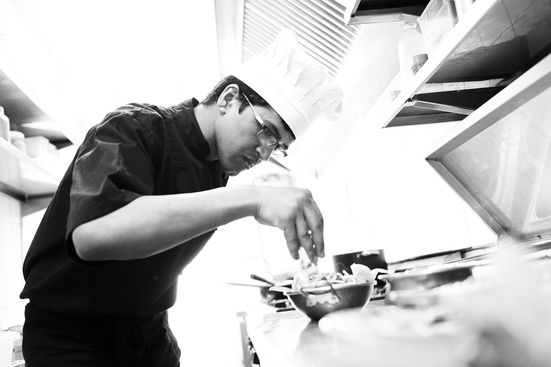 Julien Fertl, Nürnberg, Erlangen, Fürth, Fotograf, Portrait, Editorial, Corporate, House Of India, Erlangen, Restaurant, Indisch, Indien, Essen, Gastronomie, Pal Singh, Kulinarik, Tandoor, Bestellung, Tradition, Küche