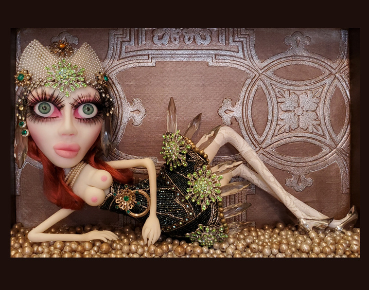 Commissioned piece by one of Vinsantos' premiere collectors. With this beauty, the client specified dimensions and requested green eyes, red hair and supple breasts. Vinsantos was left to his imagination to run wild with the rest. 