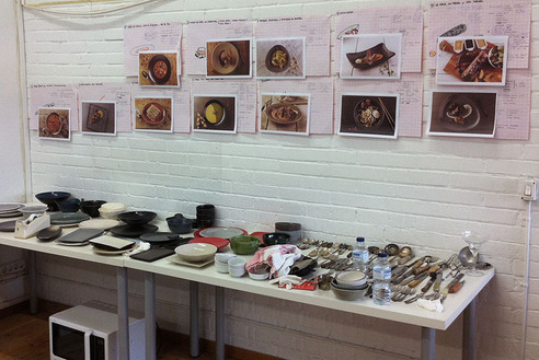 Planning of a food photo shooting with a mood board and props.