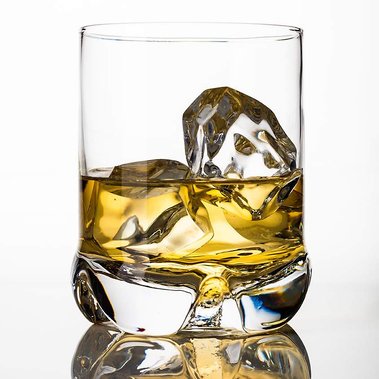Post production in food photography based on RAW images