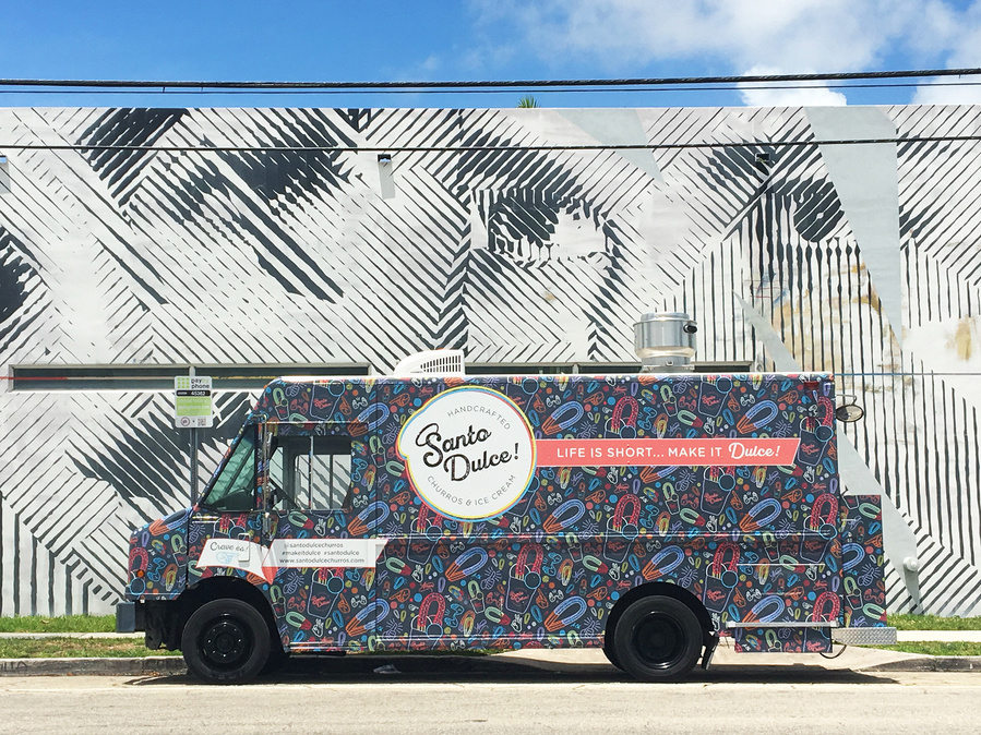 amlgmatd, santo dulce, graphic design, logo design, logo, logotype, branding, brand identity, illustration, churros, ice cream, churros & ice cream, food truck, food truck design, wrap design