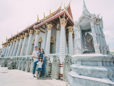 PdMJ14 Thailand Bangkok photographer for traveler at Watarun or Temple of Dawn
