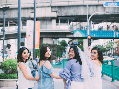 PdMJ14 Thailand Bangkok photographer for traveler at Siam Square, Central world department store