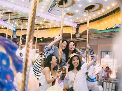 PdMJ14 Thailand Bangkok photographer for traveler at Asiatique Riverside 