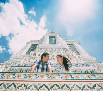 PdMJ14 Thailand Bangkok photographer for traveler at Watarun or Temple of Dawn
