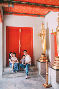 PdMJ14 Thailand Bangkok photographer for traveler at Watpho or Reclining Buddha temple