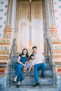 PdMJ14 Thailand Bangkok photographer for traveler at Watarun or Temple of Dawn