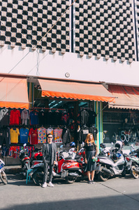PdMJ14 Thailand Bangkok photographer for traveler at Pratunam shopping street