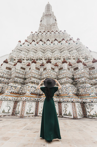 PdMJ14 Thailand Bangkok photographer for traveler at Watarun or Temple of Dawn
