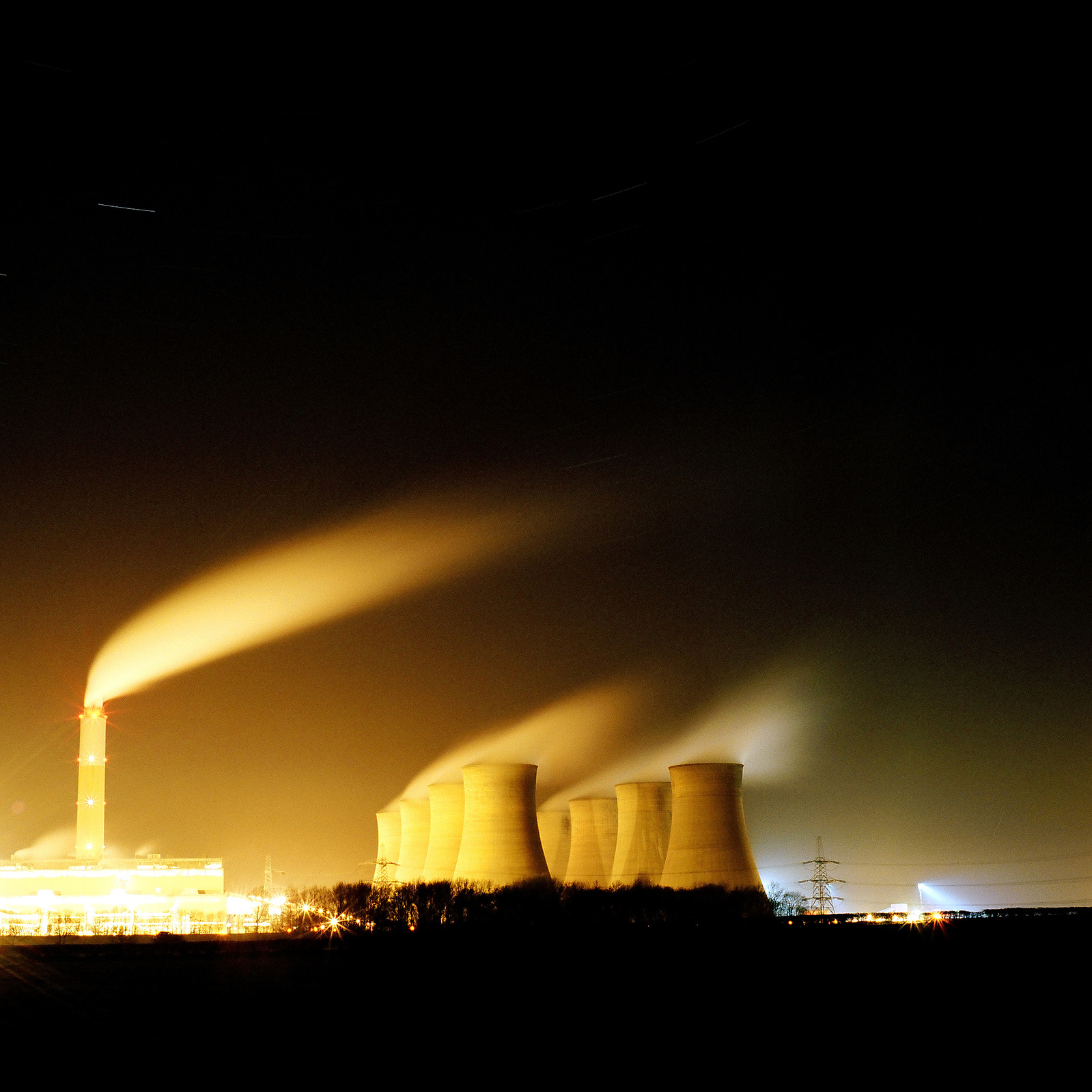 power station at night, Lincolnshire, landscape photography, night photography, light pollution, environmental photography, indsutrial photography, sheffield landscape photographyer, long exposure photography, smoke, tooling towers, pwer station
