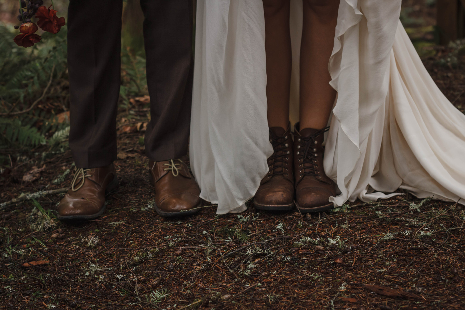 Adventurous couple wear hiking boots to their Oregon Elopement.
