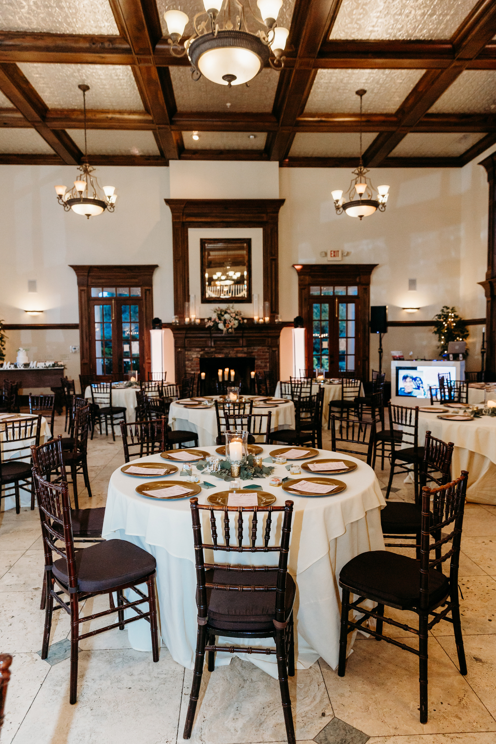 wedding reception decor