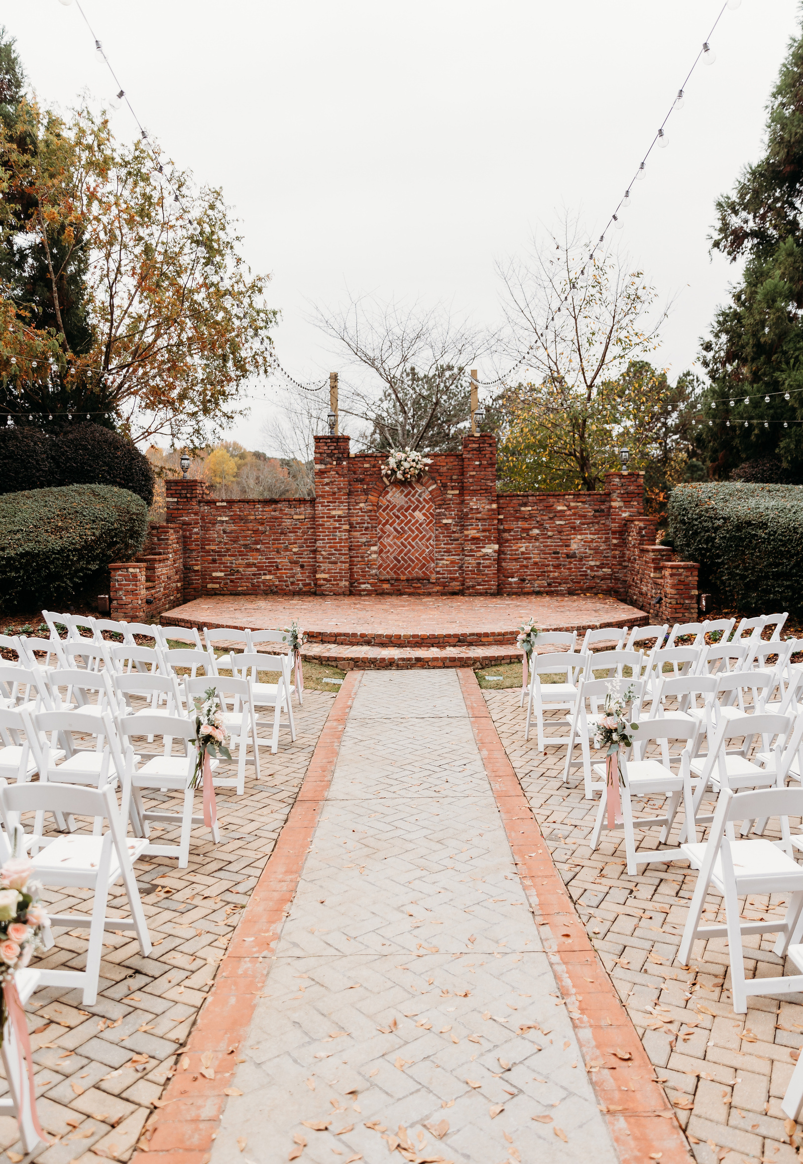 carl house in atlanta ceremony decor