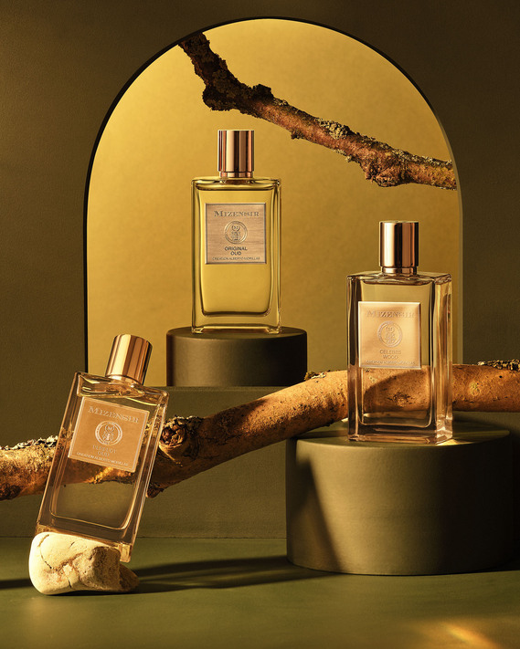 David Lineton Still Life Fragrance. Mizensir Perfume and Fragrances is centrally framed by an archway. A warm golden light brings out that earthy and musky tone.