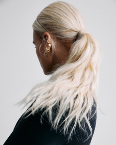 Fashion Photography. Commercial Photography. Womenswear. Studio. On-Set. Commercial Photography.