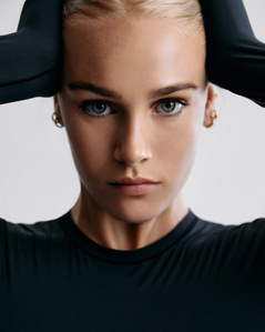Fashion Photography. Commercial Photography. Womenswear. Studio. On-Set. Commercial Photography.