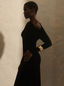 Fashion Photography. Commercial Photography. Womenswear. Studio. On-Set. Commercial Photography. Jewellery.